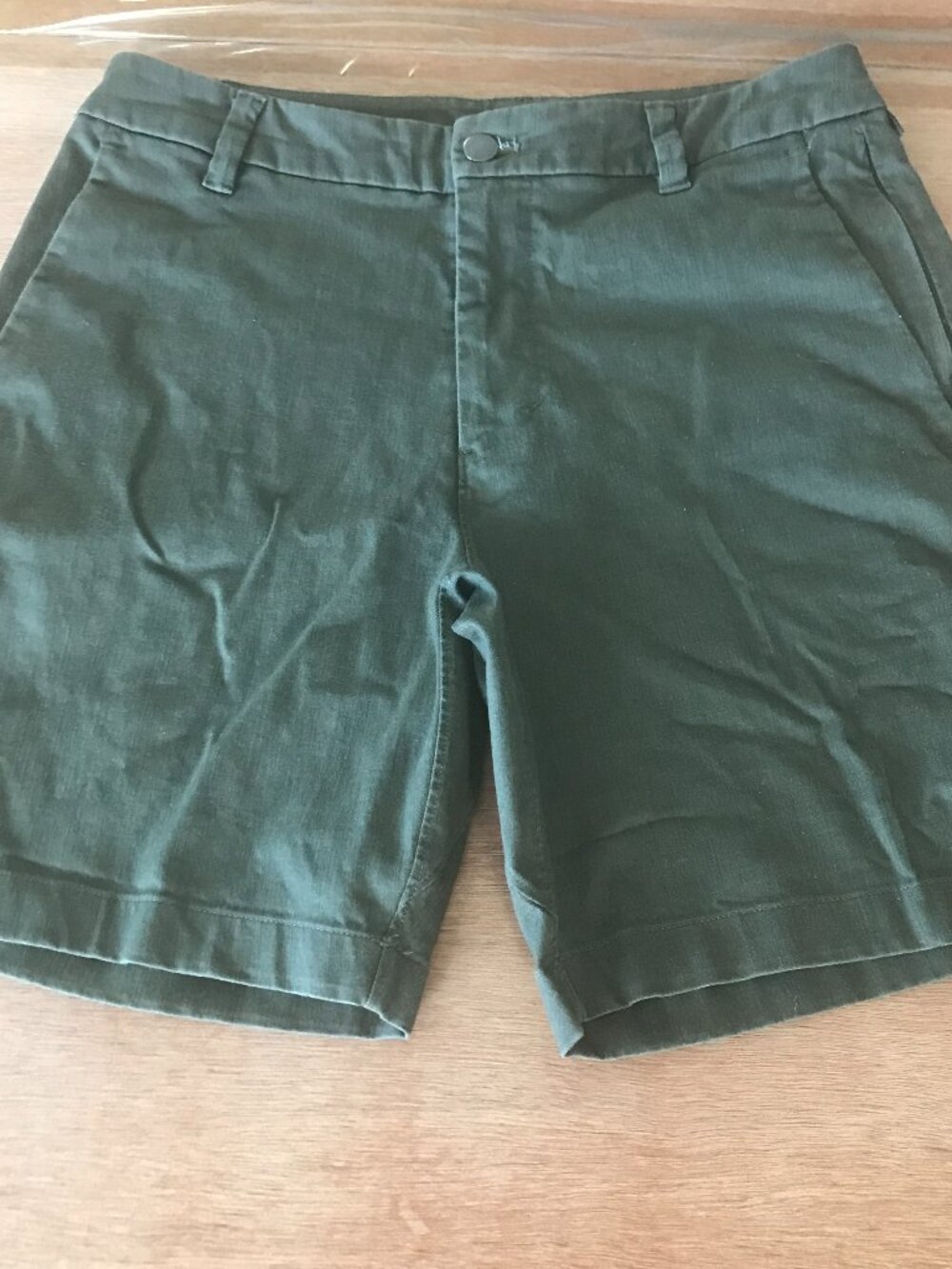 Lululemon Commission Classic Fit Shorts Men 30 Green Mid Rise Zip Pocket Outdoor